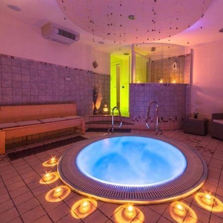 Hotel Valparaiso Rimini Eksteriør billede