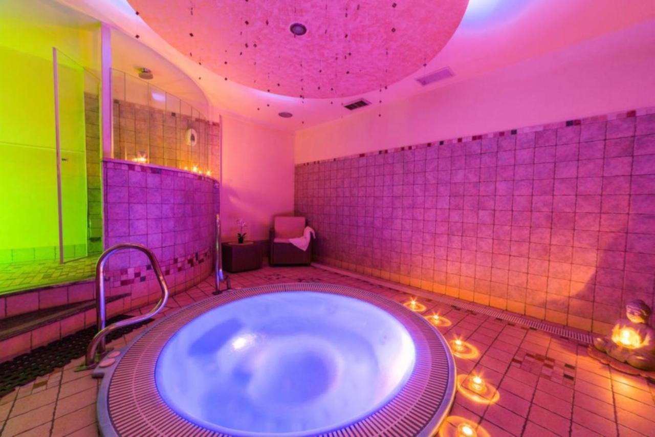Hotel Valparaiso Rimini Eksteriør billede