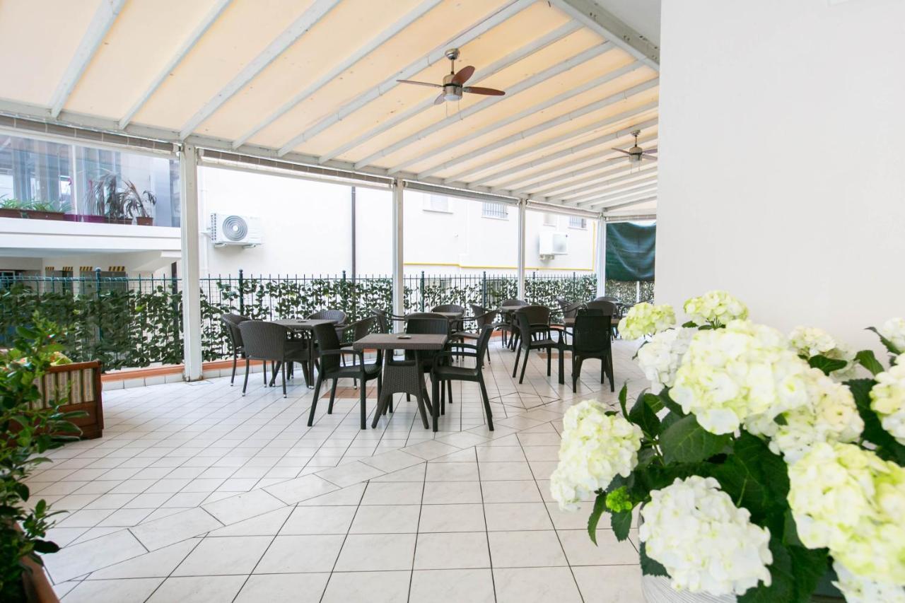 Hotel Valparaiso Rimini Eksteriør billede