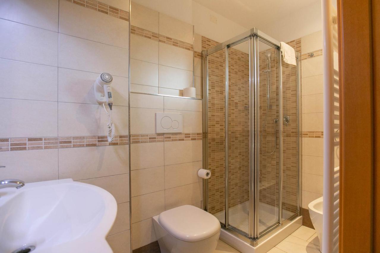Hotel Valparaiso Rimini Eksteriør billede