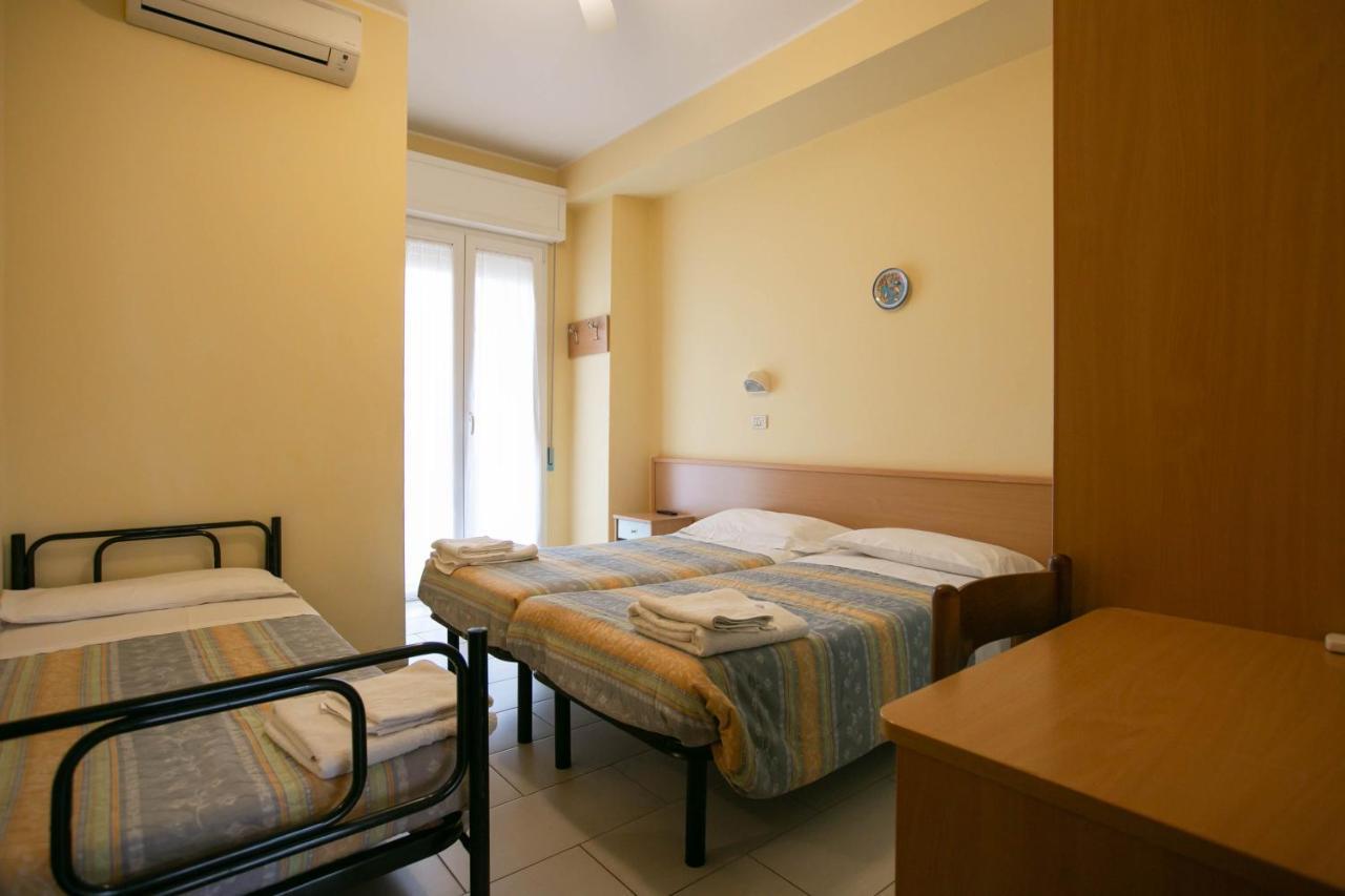 Hotel Valparaiso Rimini Eksteriør billede