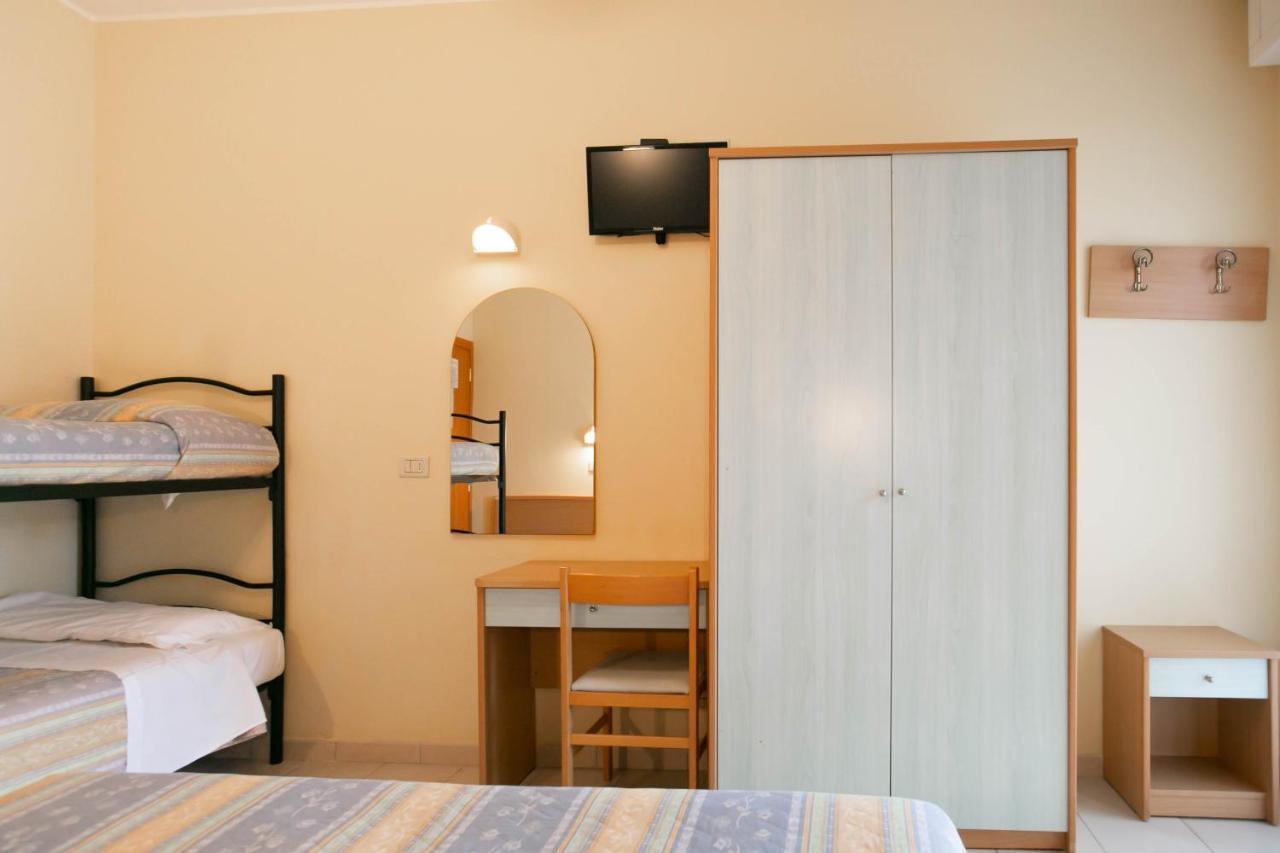Hotel Valparaiso Rimini Eksteriør billede
