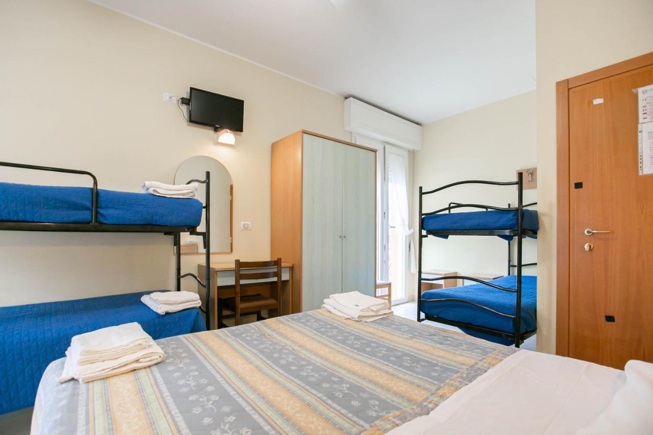 Hotel Valparaiso Rimini Eksteriør billede
