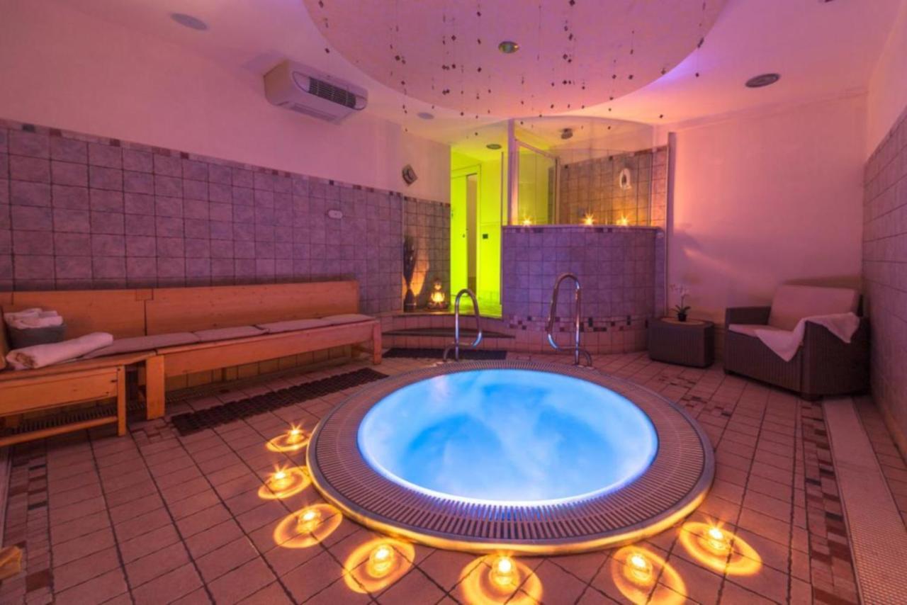 Hotel Valparaiso Rimini Eksteriør billede