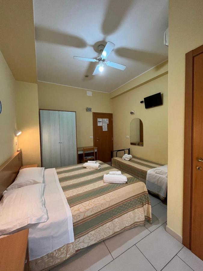 Hotel Valparaiso Rimini Eksteriør billede