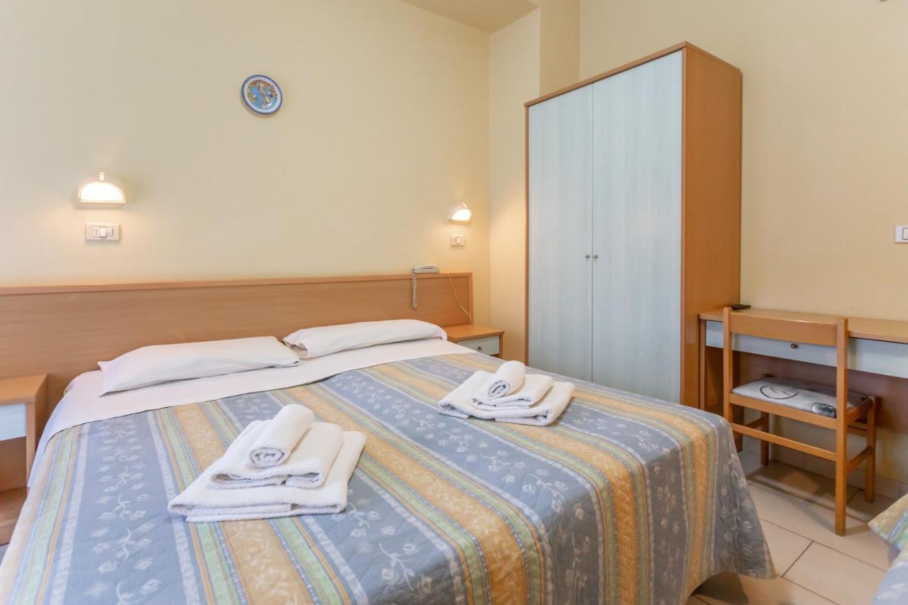 Hotel Valparaiso Rimini Eksteriør billede