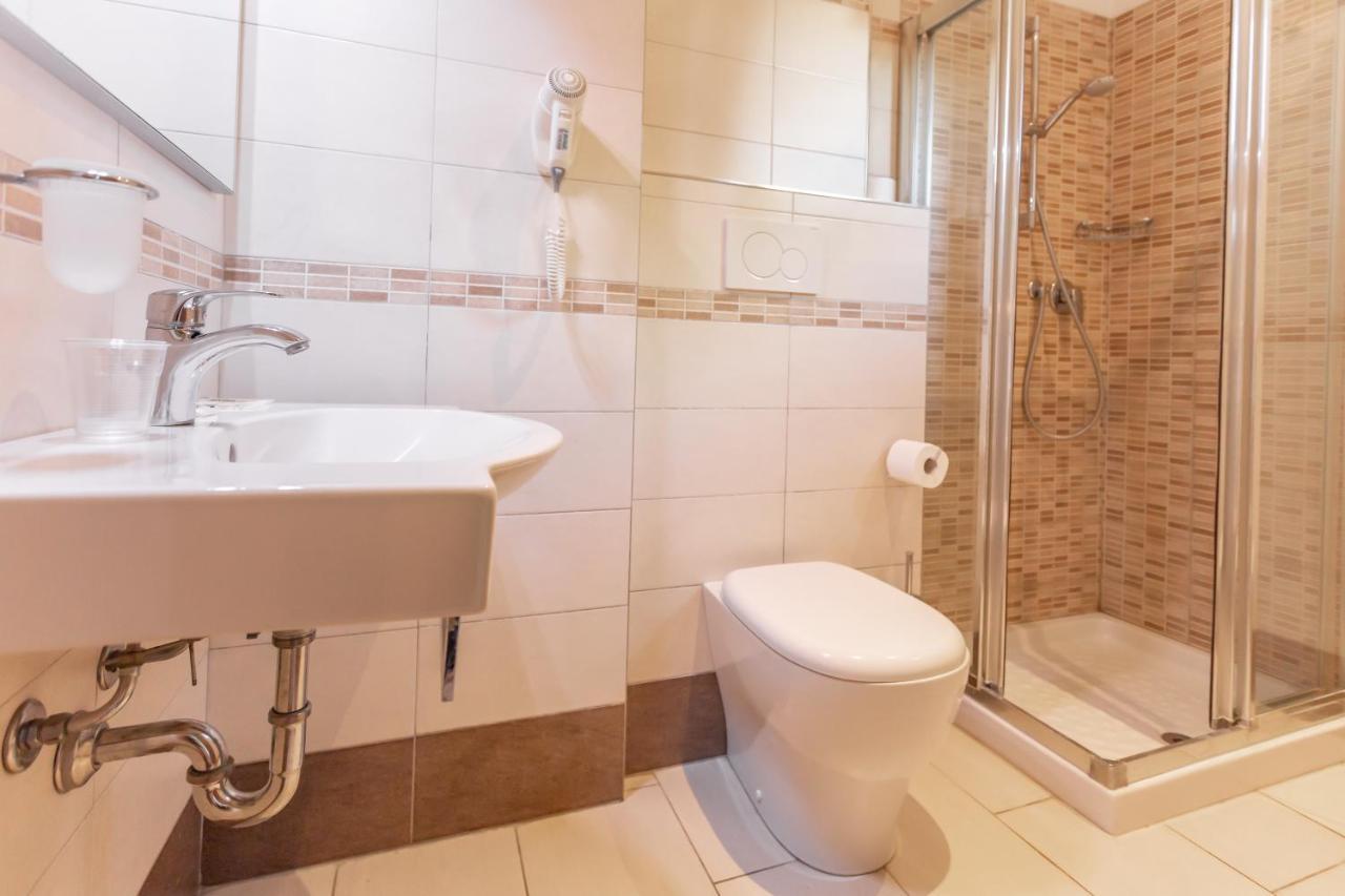Hotel Valparaiso Rimini Eksteriør billede