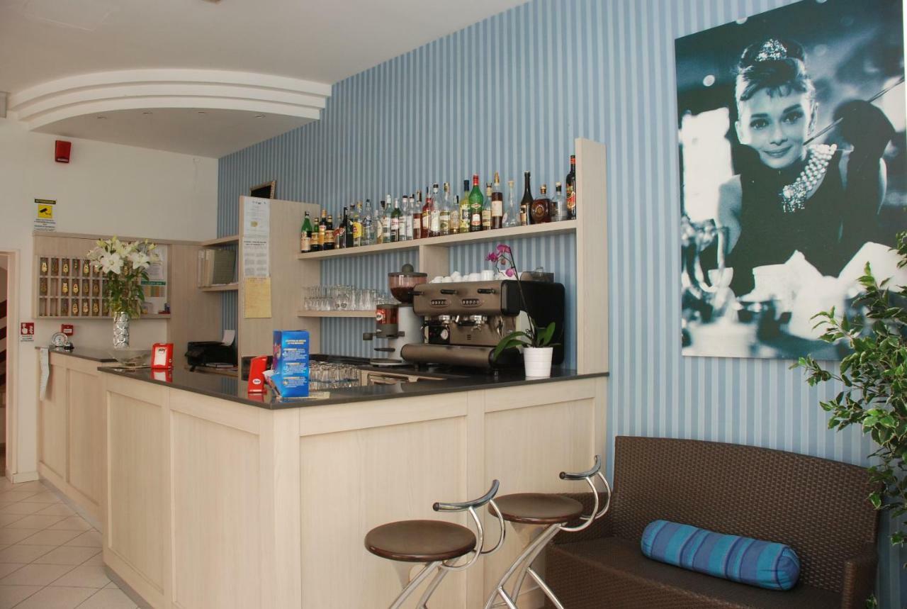 Hotel Valparaiso Rimini Eksteriør billede
