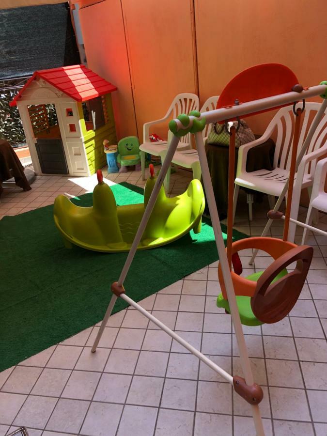 Hotel Valparaiso Rimini Eksteriør billede